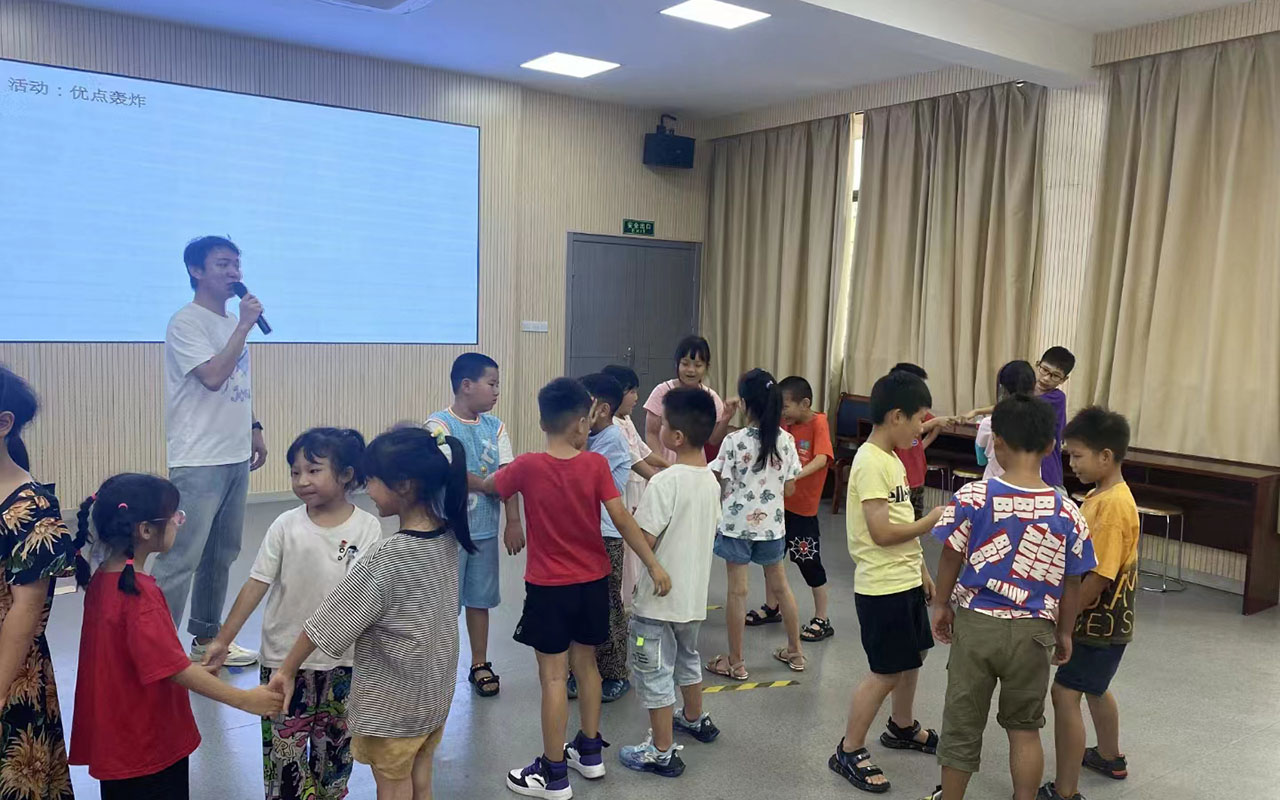 康定龙观乡中心学校